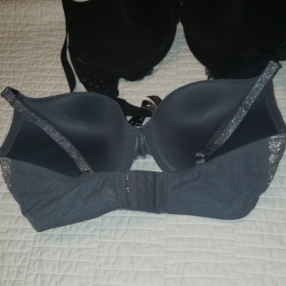 Bras - Picture 3 of 4